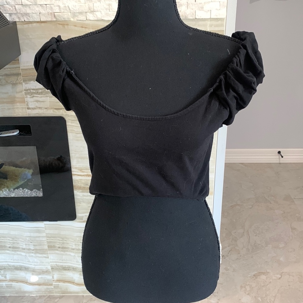 Forever 21 Black Off Shoulder Short Puff Sleeve Crop Top.‎ Size M (196)